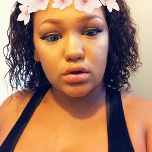 Meet your Posher, Leonni