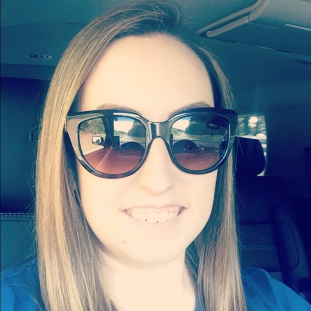 Meet your Posher, Kayla