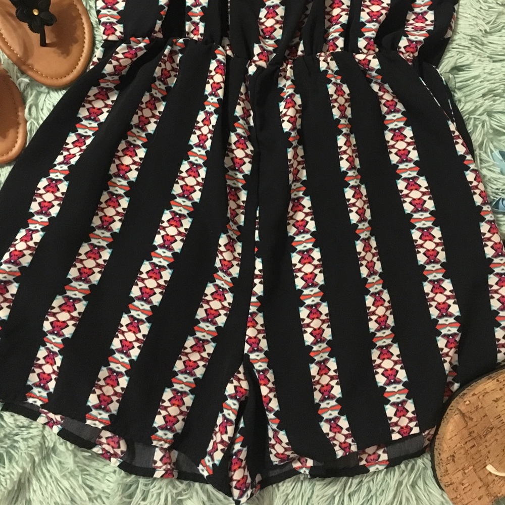 ⛔️ SOLD Light and Comfy Romper - Picture 4 of 4