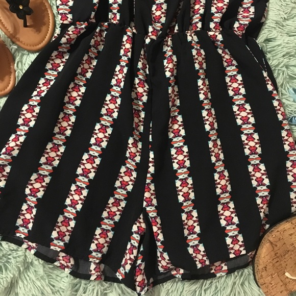 ⛔️ SOLD Light and Comfy Romper - Picture 4 of 4