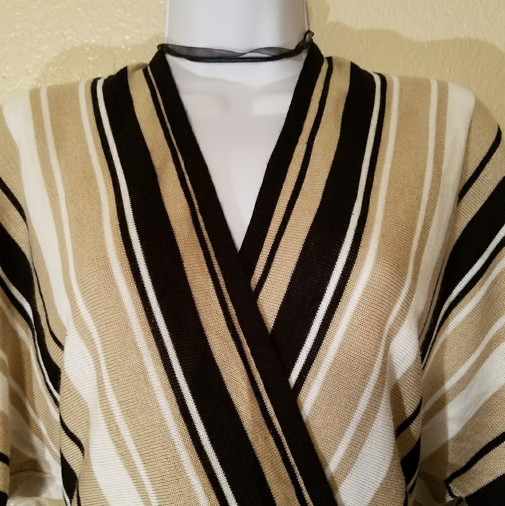 Short sleeve open sweater