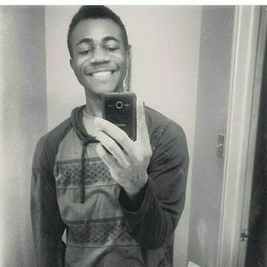 Meet your Posher, Emmanuel