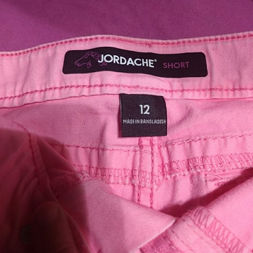 Shorts - Picture 2 of 4