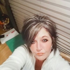 Meet your Posher, Pam