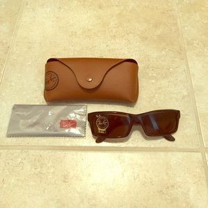 Brand New Men's Ray Ban sunglasses with box