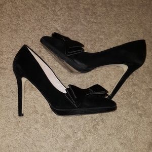 *SALE* Black Velvet Bow Pump