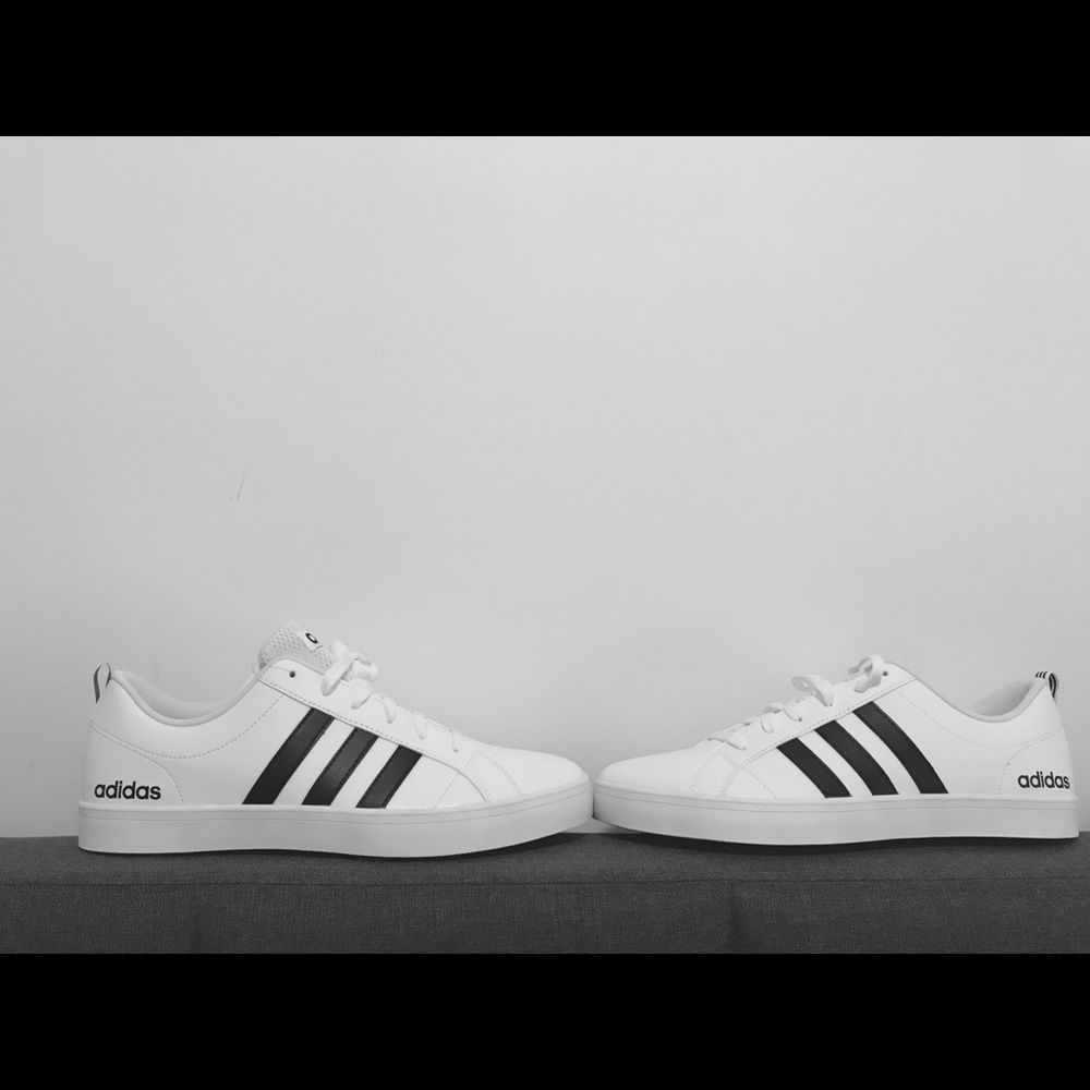 NEW Adidas Original Sneakers! Size 11