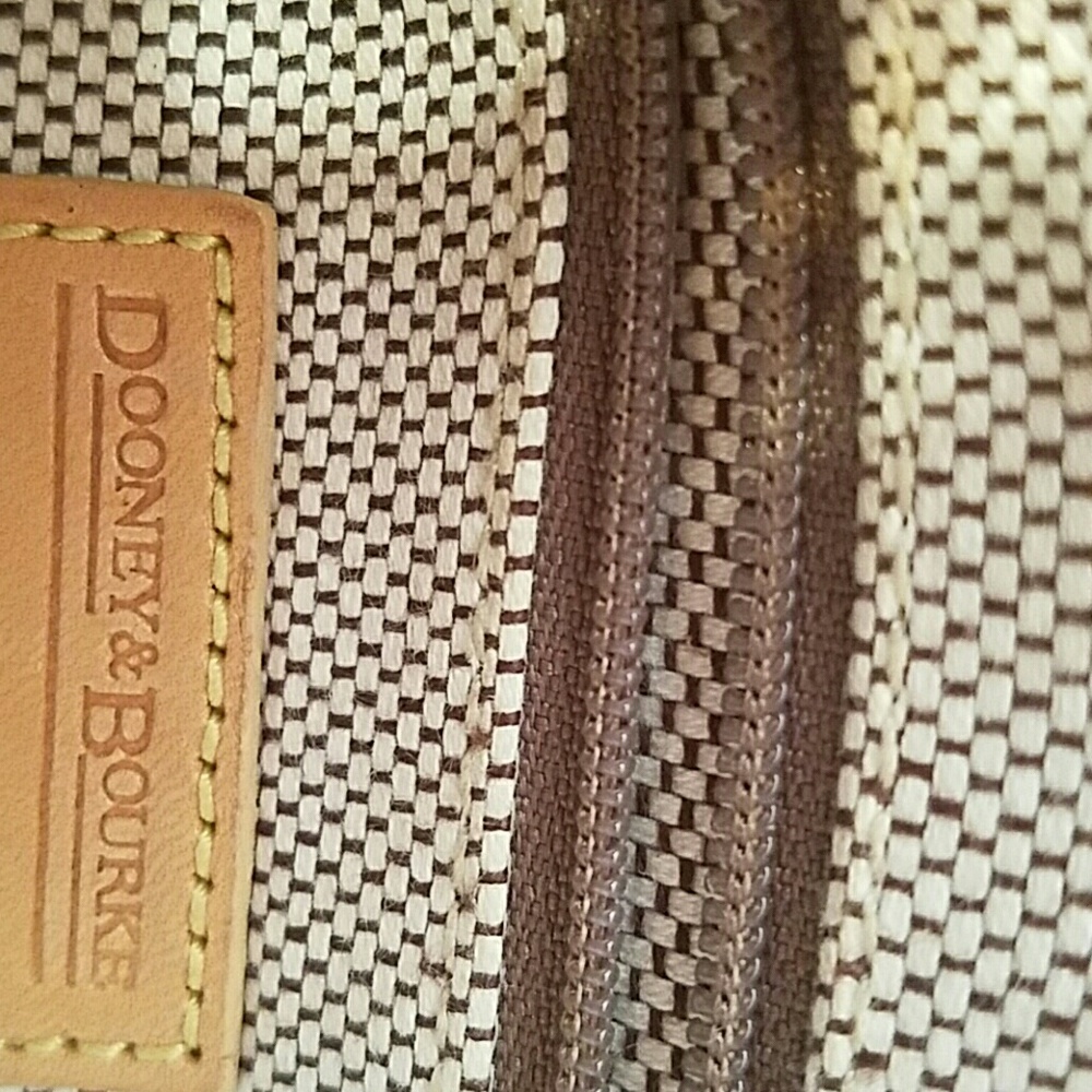 DOONEY & BOURKE SMALL HANDBAG - Picture 3 of 4