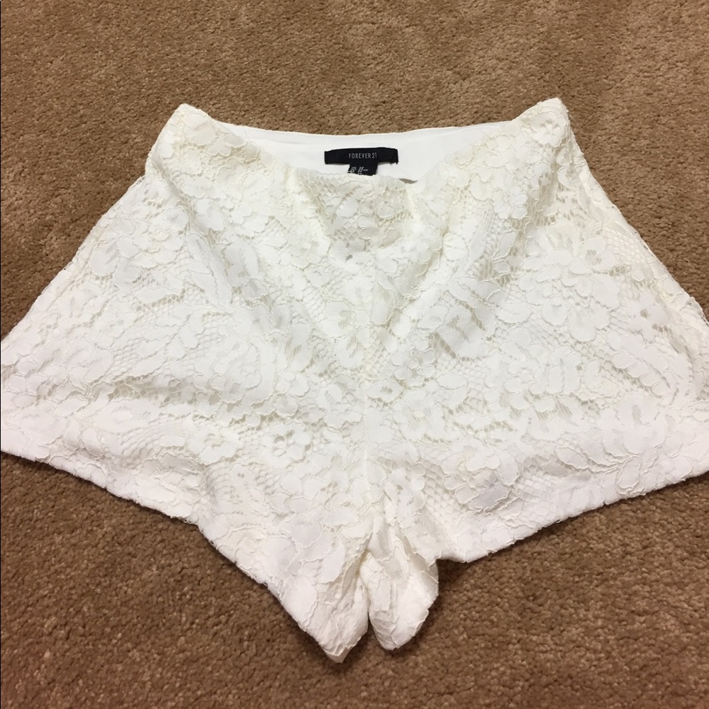 Forever 21 cream lace shorts