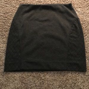 NWOT Vera Wang, Simply Vera, Gray Skirt,Size PM