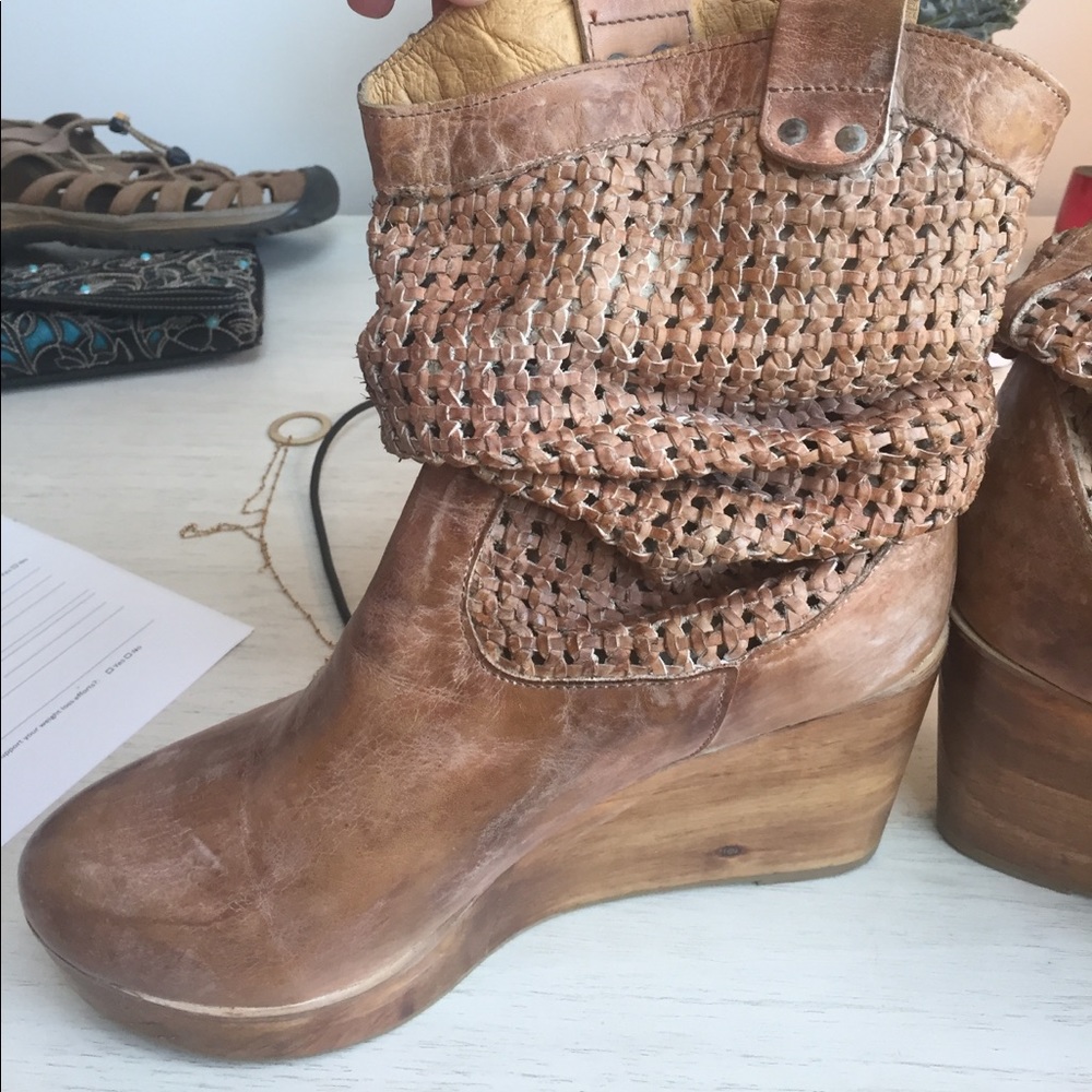 Handmade Leather Bed Stu Wedges