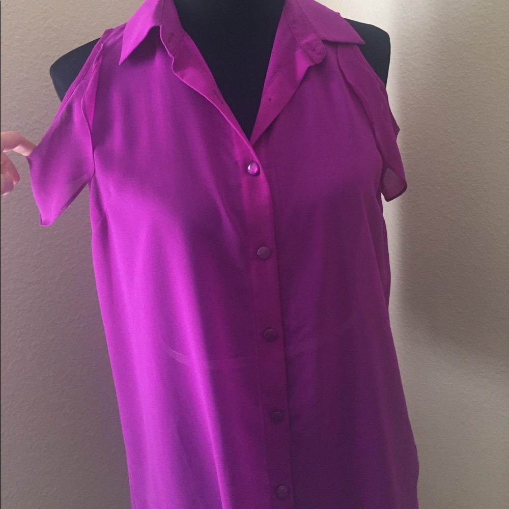 Fuchsia Blouse with exposed shoulders