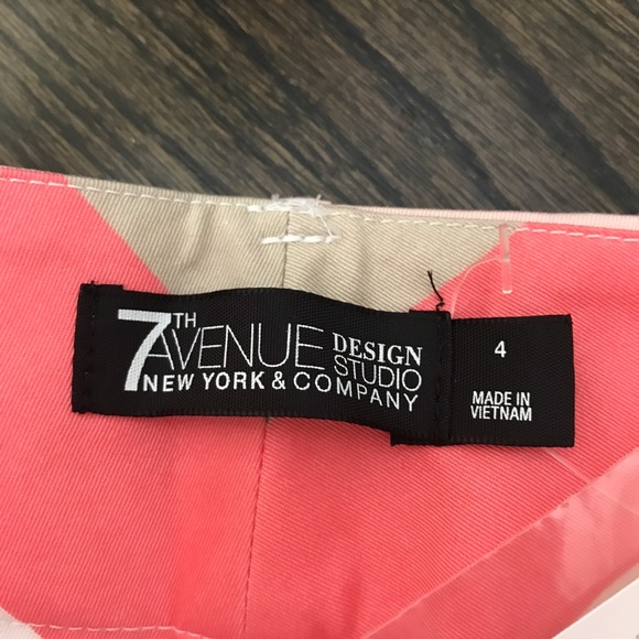 New York & Co Striped Shorts - Picture 4 of 7