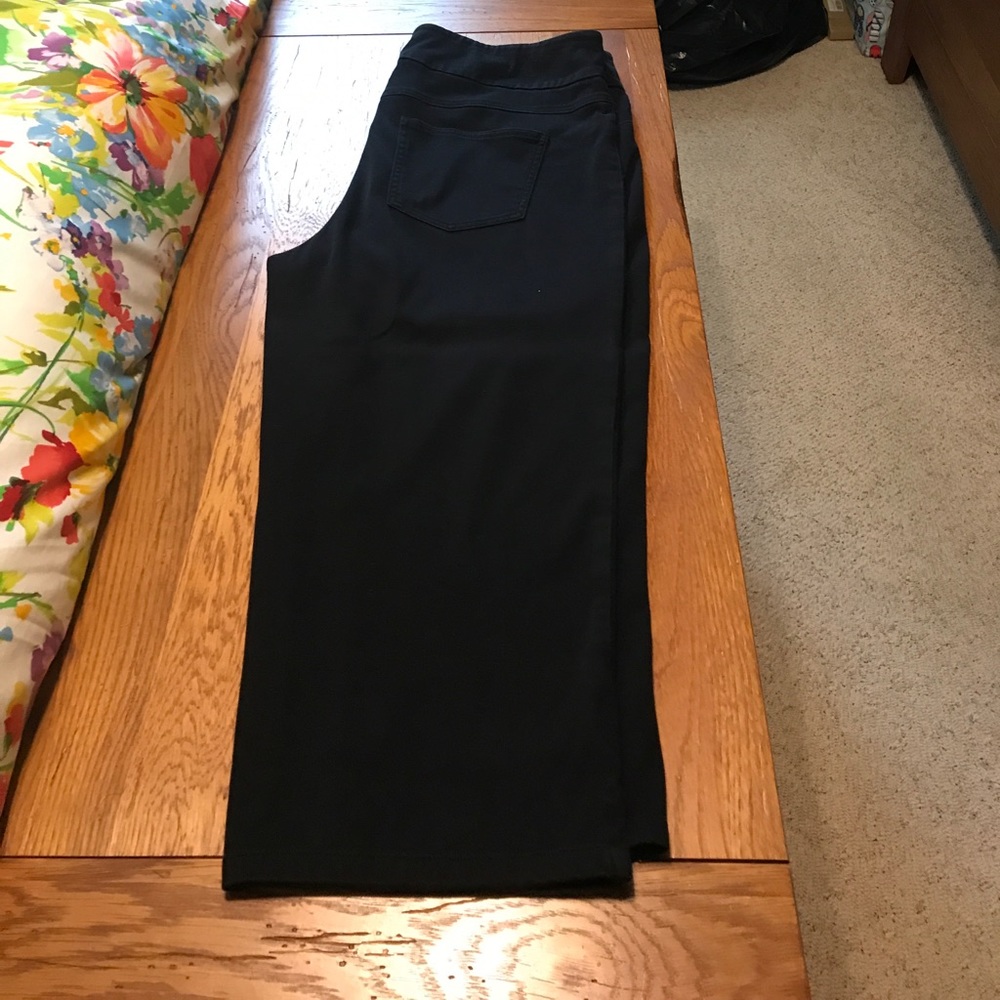 Ruby red capris, black.