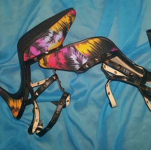 Beautiful tropical heels!