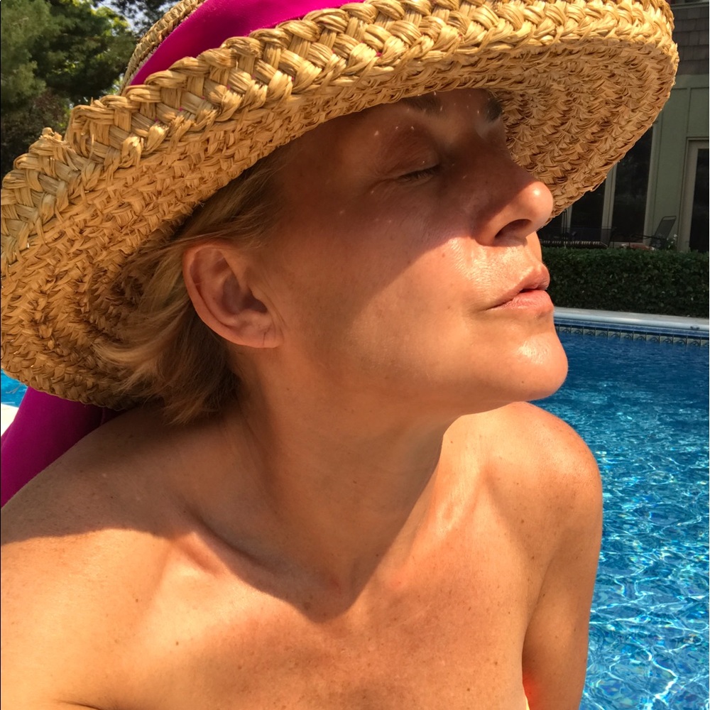 Meet your Posher, Carola
