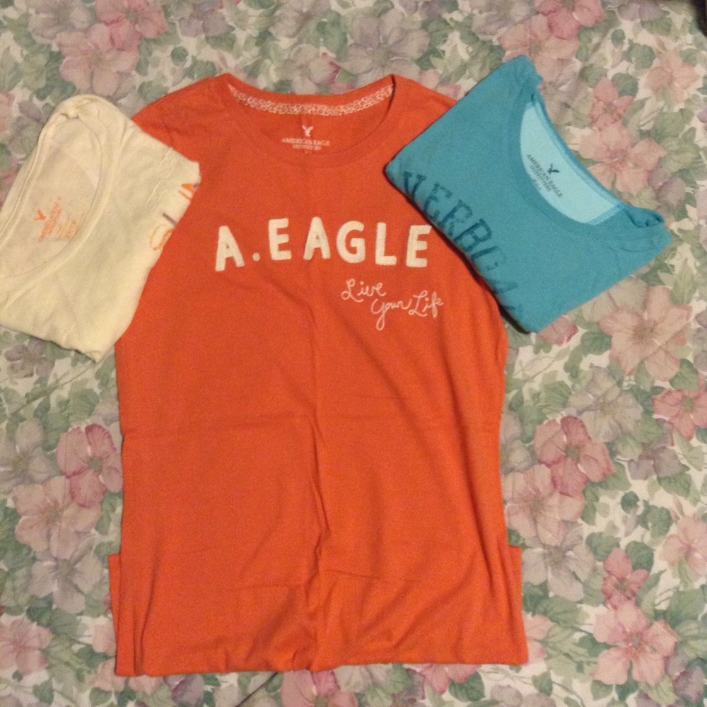 3 AE NWOT Short Sleeve shirts. Size XS