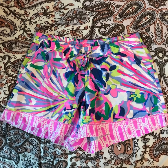 Lilly Pulitzer Pants - Lilly Pulitzer Katie 5" Short Size S, worn twice