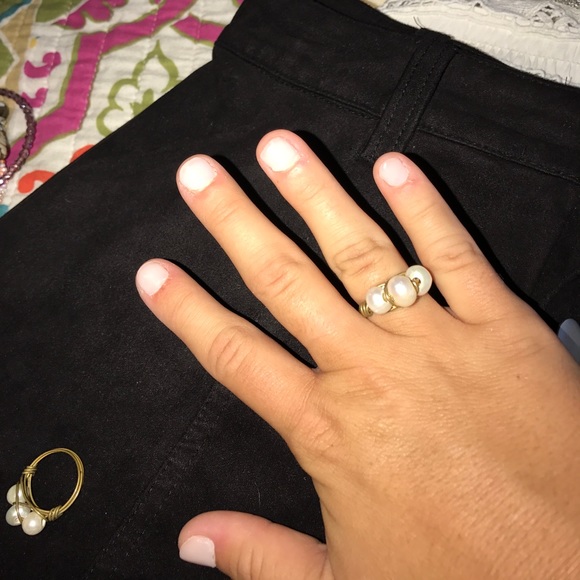 two pearl Bourbon & bow tie rings - Picture 2 of 2