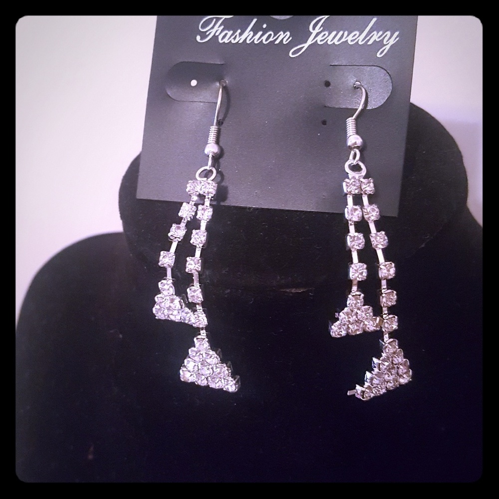 🆕️Rhinestone Dangle Earrings