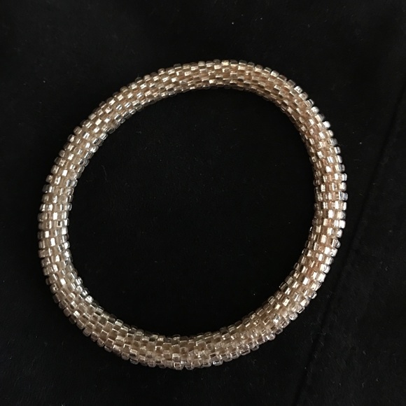 4 cute layer bracelets - Picture 5 of 5