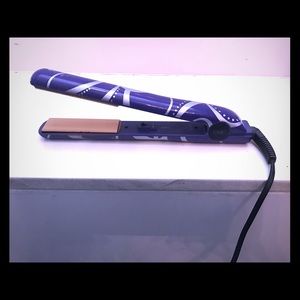 Chi 1inch hair straightener. Good used condition.