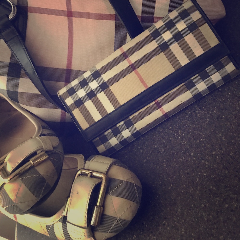 Burberry wallet.