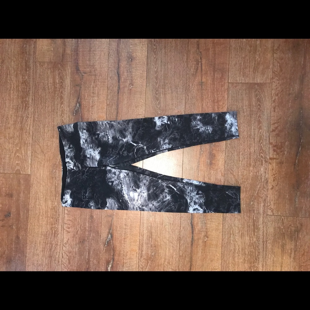 Tie die print yoga pants