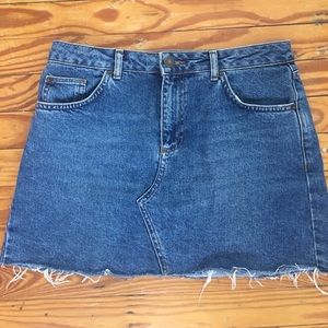Denim BDG short mini skirt cut-off style // size M