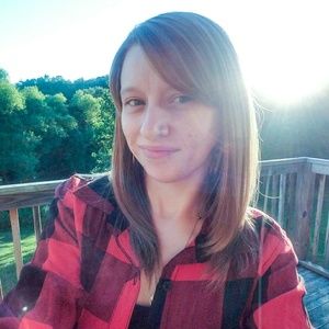 Meet your Posher, Holly