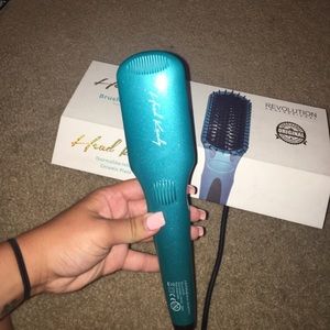 HeadKandy brush straightener
