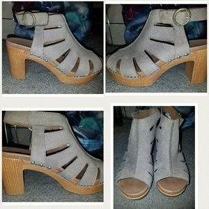 Dansko peek toe heeled sandals
