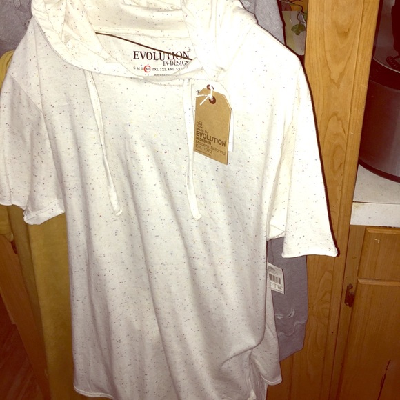 Three nice shirts/hoodie up for grabs - Picture 3 of 3