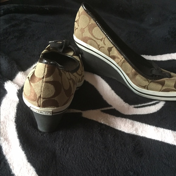 wedge Beige with brown C all around - Picture 2 of 4