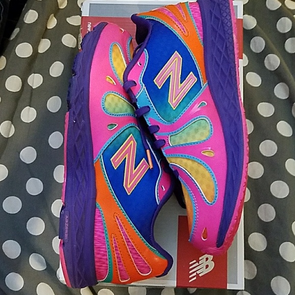 New Balance - Picture 2 of 3