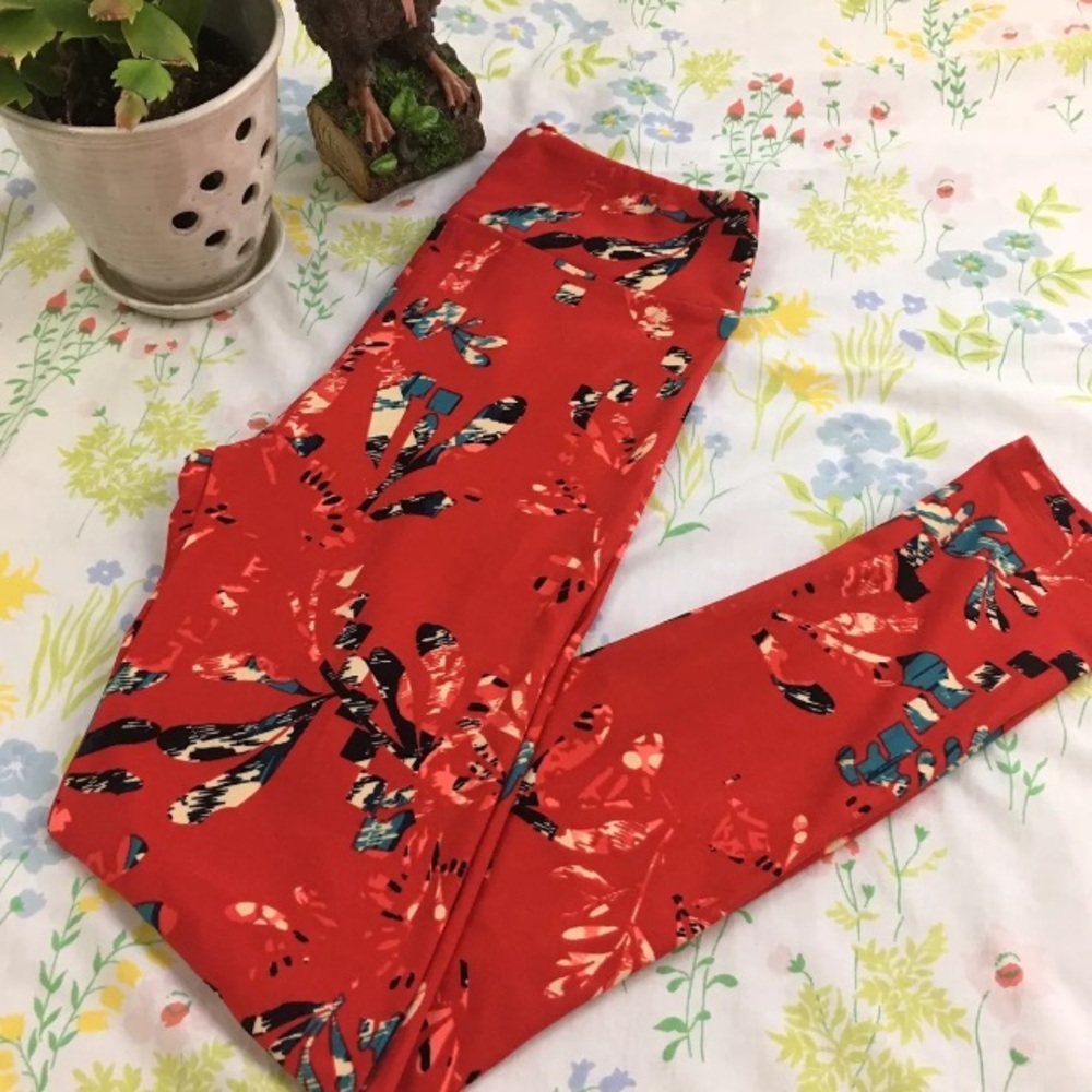 Lularoe Flower Print Red Leggings