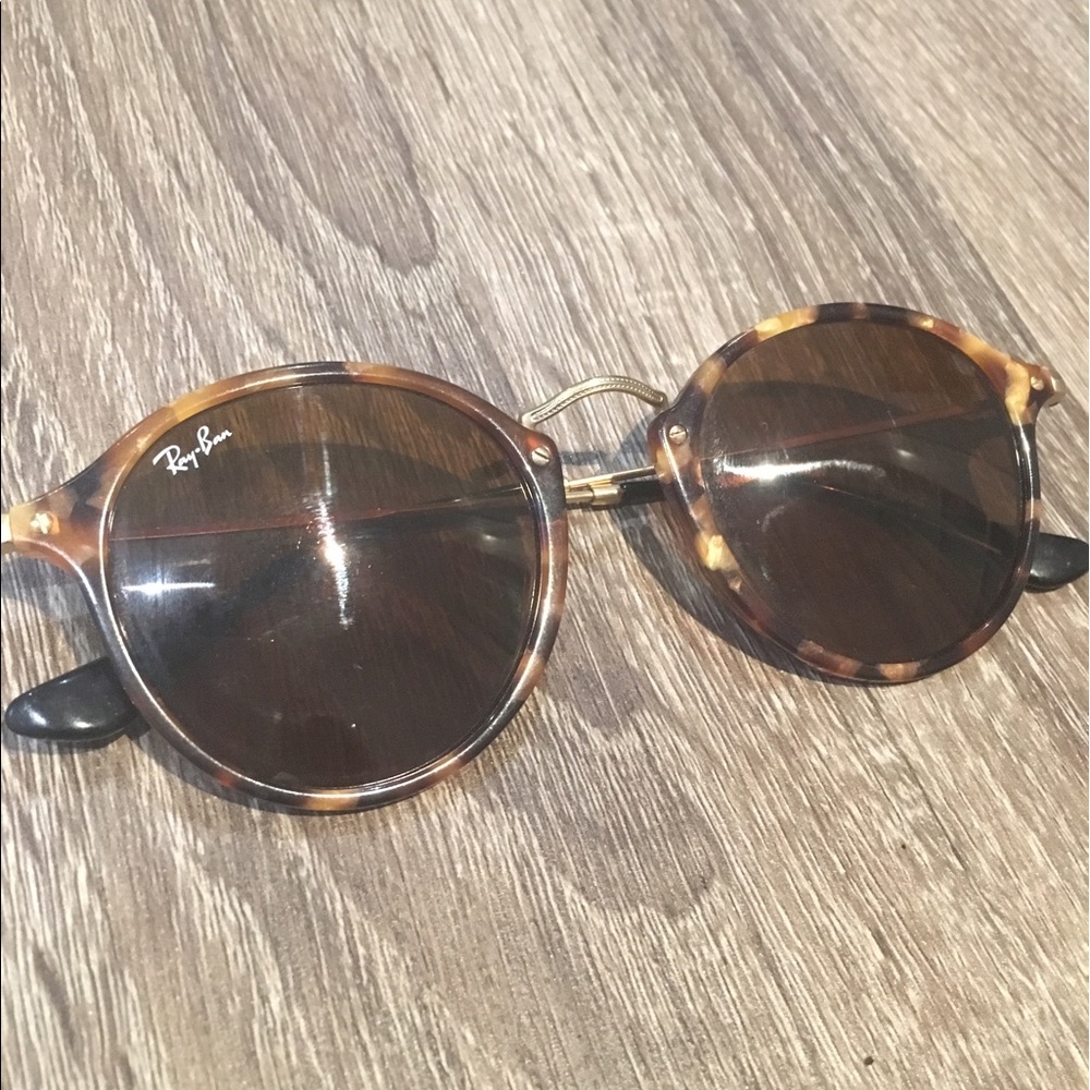Ray-Ban Round Spotted Brown Havana Frames