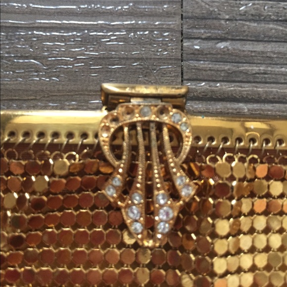 Vintage shimmering gold clutch - Picture 4 of 4