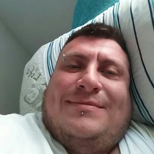 Meet your Posher, Dustin