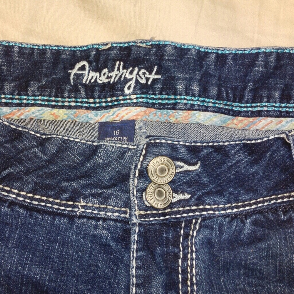 Amethyst jean shorts size 16