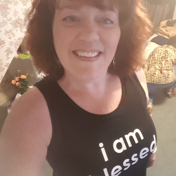 Meet your Posher, Teresa - Picture 2 of 3