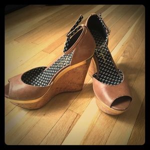 Jessica Simpson Wedges