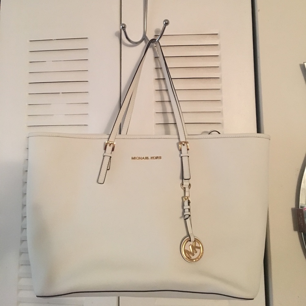 Clean White Large 17” x 11 1/2” MK tote 👜