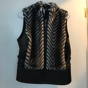 Guess chevron faux fur vest