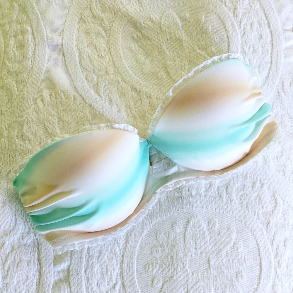 ✨3 for $20 Victoria Secrets Strapless Bikini Top✨