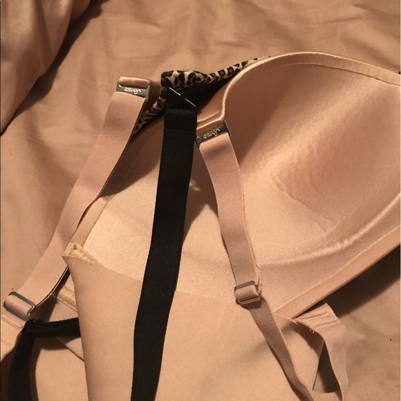 Bras - Picture 2 of 3