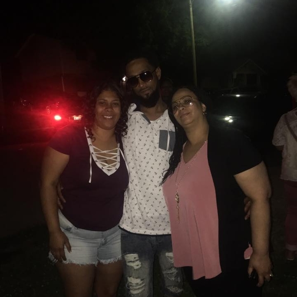 Meet your Posher, Donnell - Picture 1 of 1