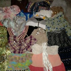 Lots of Women's clothes