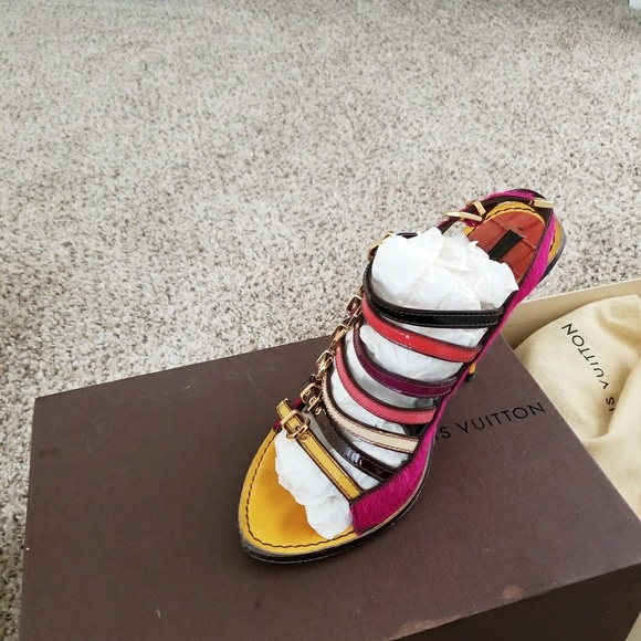 Designer heels - Picture 3 of 3