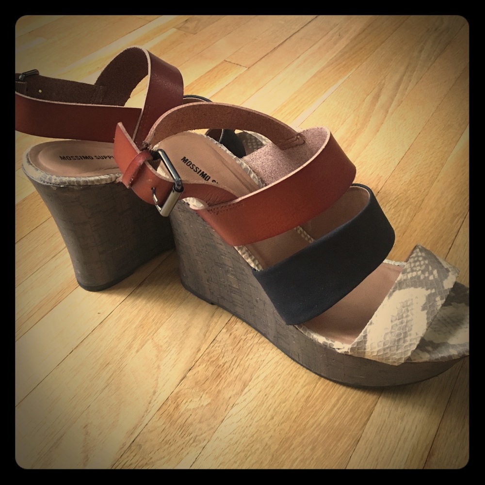 Mossimo wedges size 8